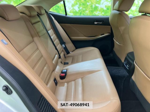 Lexus IS 2013-08 7821289-5