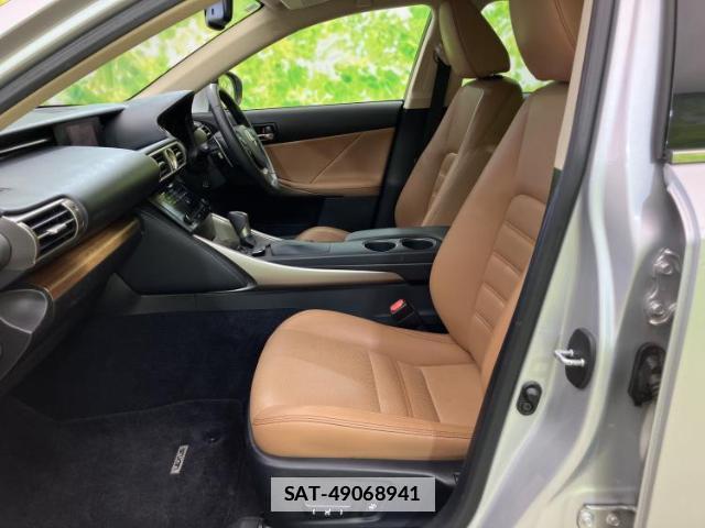 Lexus IS 2013-08 7821289-6