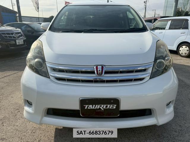 Toyota ISIS 2010-03 7811560-1