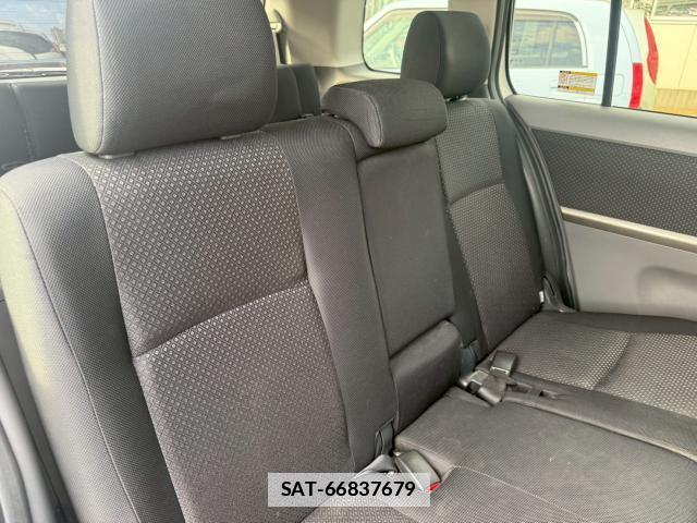 Toyota ISIS 2010-03 7811560-13