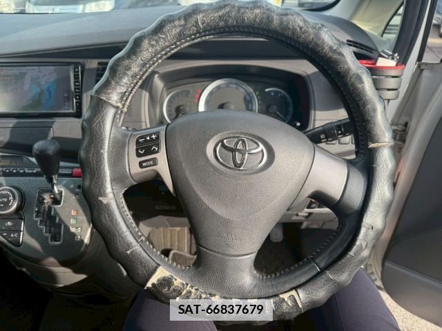 Toyota ISIS 2010-03 7811560-18