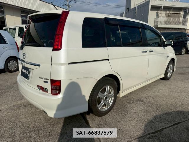 Toyota ISIS 2010-03 7811560-4