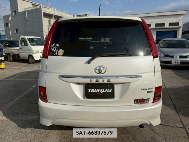 Toyota ISIS 2010-03 7811560-5