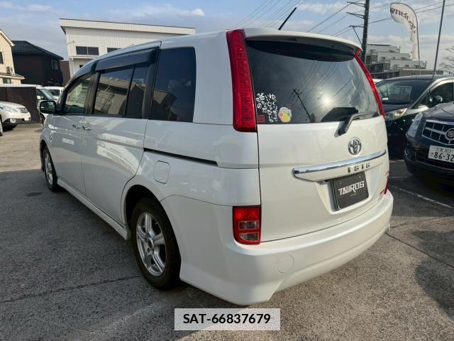 Toyota ISIS 2010-03 7811560-6