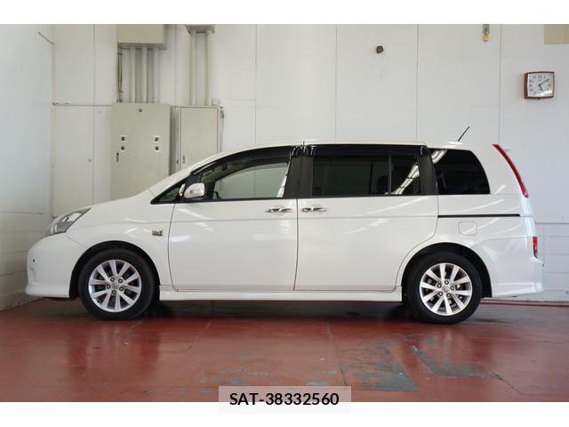 Toyota ISIS 2009-02 7813576-4