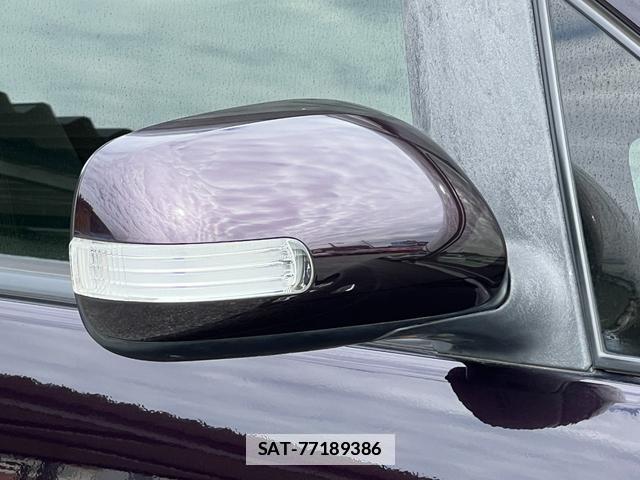 Toyota ISIS 2013-05 7813824-11