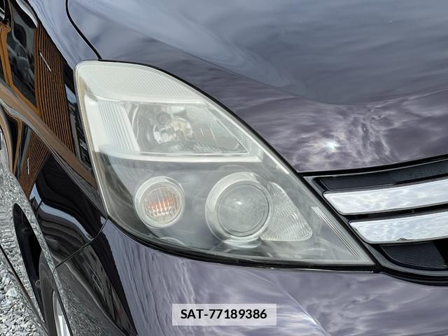 Toyota ISIS 2013-05 7813824-4