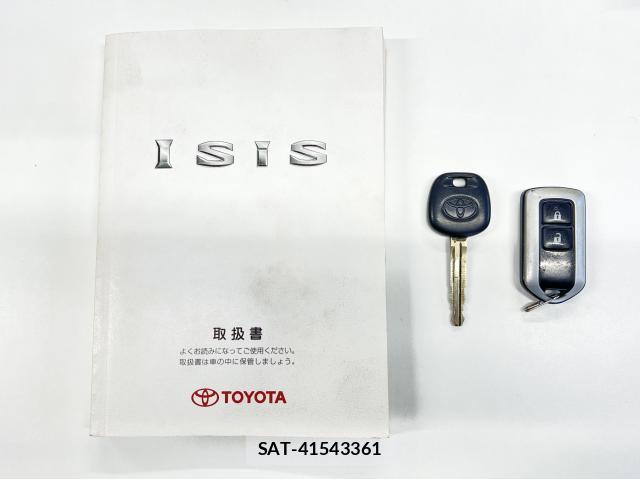 Toyota ISIS 2009-03 7813834-19