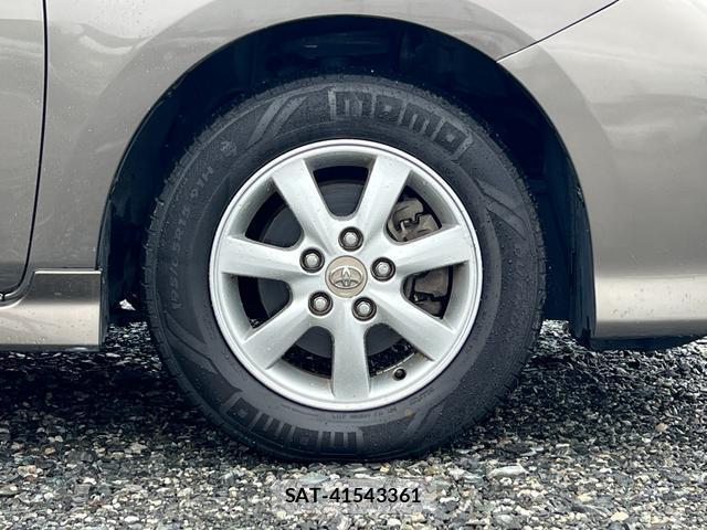 Toyota ISIS 2009-03 7813834-5