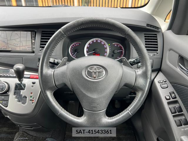 Toyota ISIS 2009-03 7813834-6