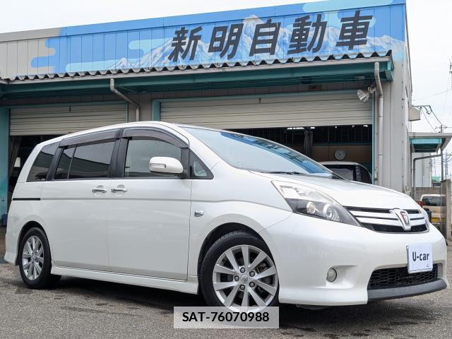 Toyota ISIS 2012-02 7819059-0