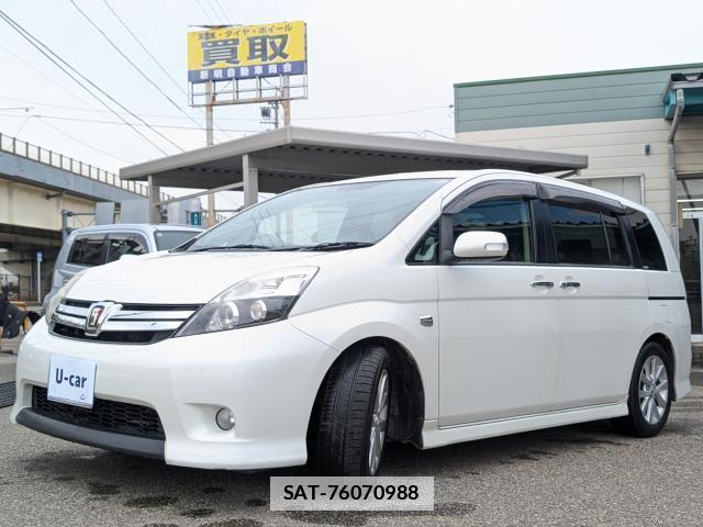 Toyota ISIS 2012-02 7819059-10
