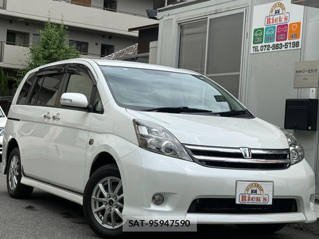 Toyota ISIS 2009-08 7820818-2