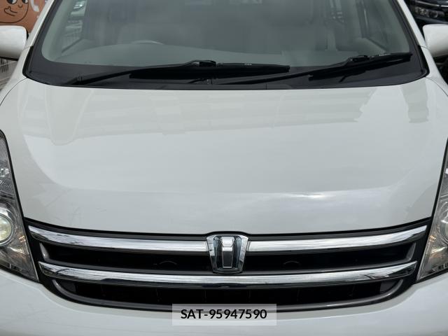 Toyota ISIS 2009-08 7820818-4