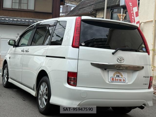 Toyota ISIS 2009-08 7820818-8