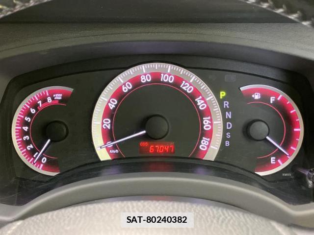 Toyota ISIS 2013-03 7820914-13