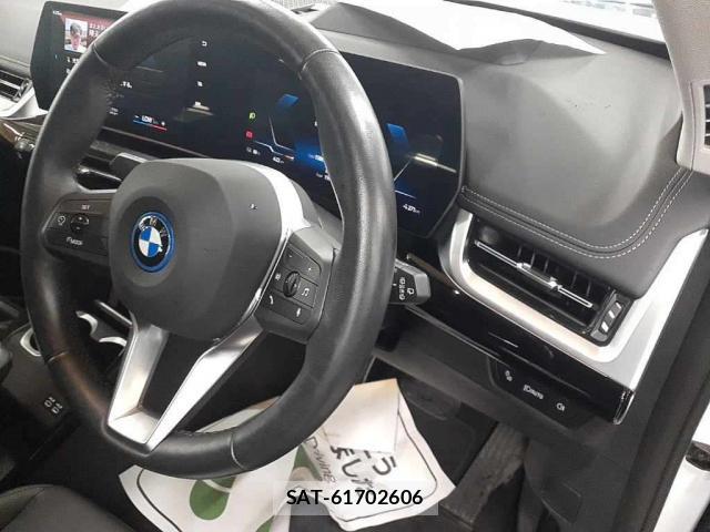 Bmw iX1 2023-08 7811712-2