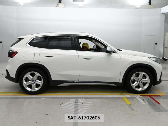 Bmw iX1 2023-08 7811712-5