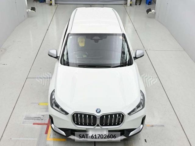 Bmw iX1 2023-08 7811712-6