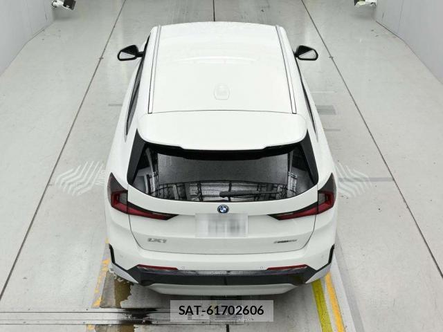 Bmw iX1 2023-08 7811712-9