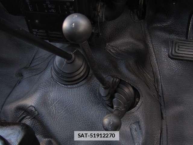 Mitsubishi JEEP 1995-03 7820119-16