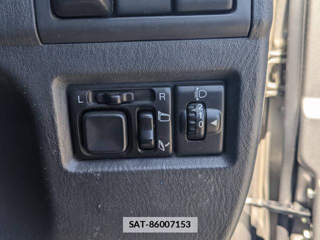 Suzuki JIMNY 2015-01 7812744-16