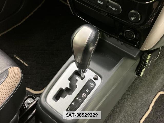 Suzuki JIMNY 2015-03 7821858-12