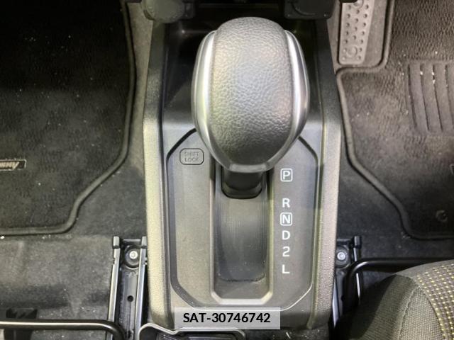 Suzuki JIMNY 2022-03 7822392-16