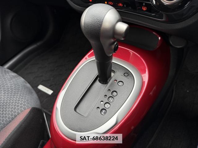 Nissan JUKE 2011-08 7812810-16