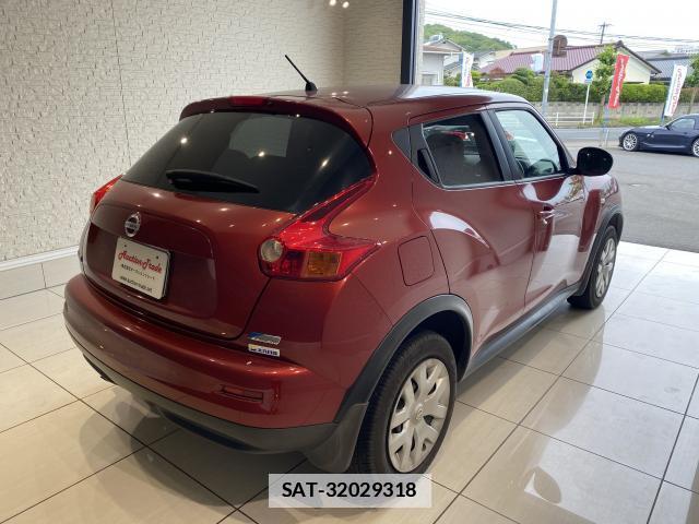 Nissan JUKE 2011-05 7814617-4