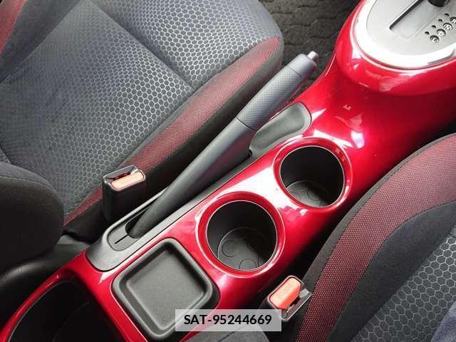 Nissan JUKE 2011-10 7819923-11