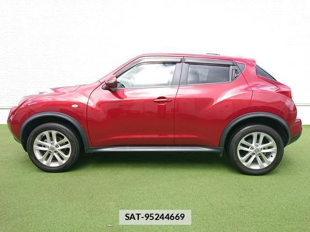Nissan JUKE 2011-10 7819923-19
