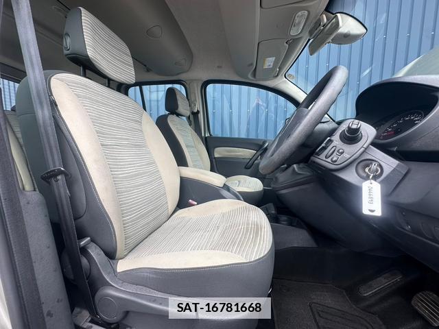 Renault KANGOO 2012-03 7820846-2