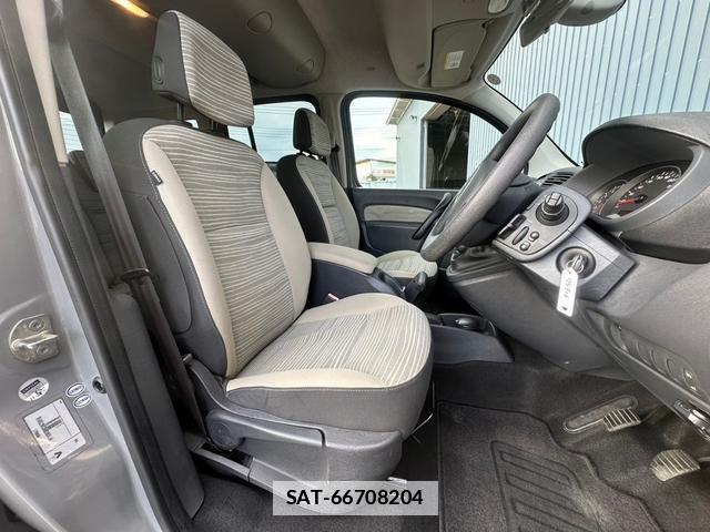 Renault KANGOO 2013-02 7820854-6