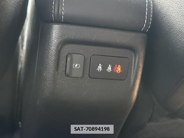 Nissan KICKS 2021-05 7815667-11