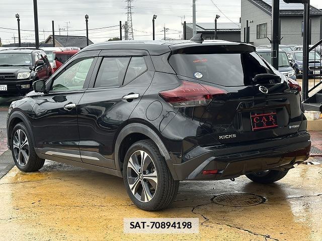 Nissan KICKS 2021-05 7815667-15