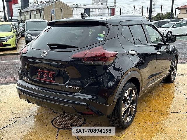 Nissan KICKS 2021-05 7815667-17