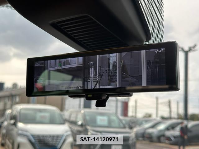 Nissan KICKS 2021-04 7815669-14