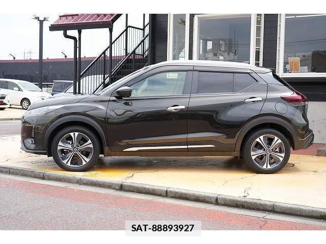 Nissan KICKS 2021-03 7815781-16