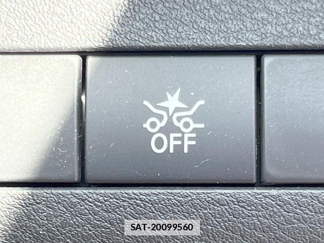 Nissan KICKS 2021-11 7819993-5