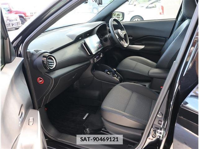 Nissan KIX 2022-04 7811877-18