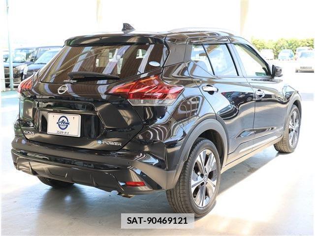 Nissan KIX 2022-04 7811877-7