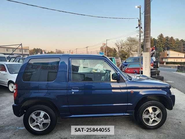 Nissan KIX 2011-05 7812956-3