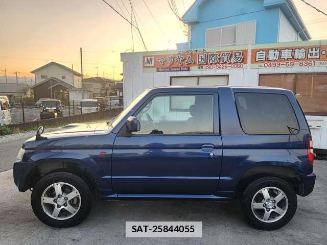 Nissan KIX 2011-05 7812956-4