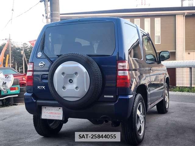 Nissan KIX 2011-05 7812956-6