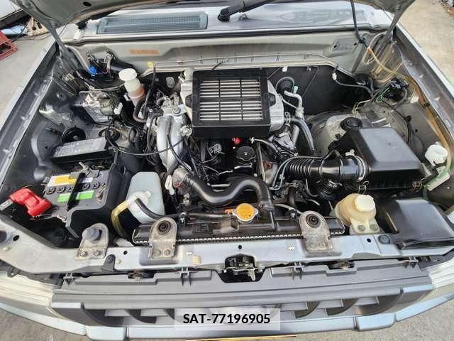 Nissan KIX 2012-08 7812986-13