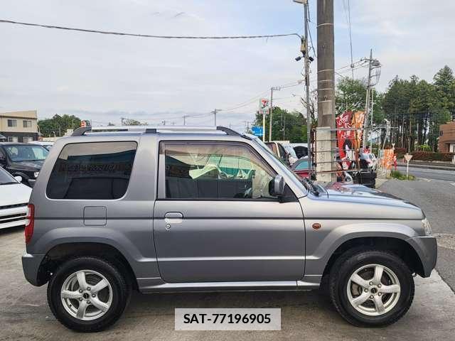 Nissan KIX 2012-08 7812986-3