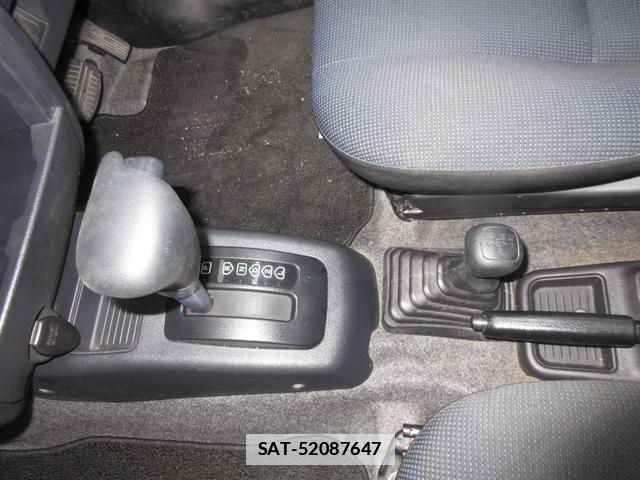 Nissan KIX 2008-11 7818859-11