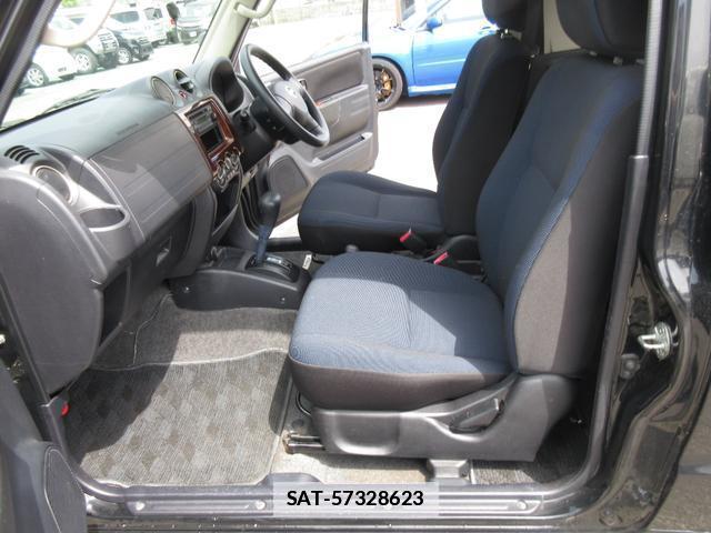Nissan KIX 2008-12 7818869-5