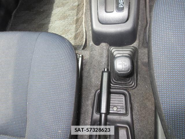 Nissan KIX 2008-12 7818869-8
